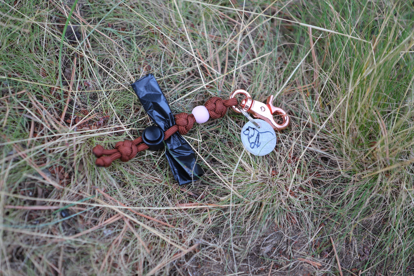 Individueller Kotbeutelhalter aus Paracord