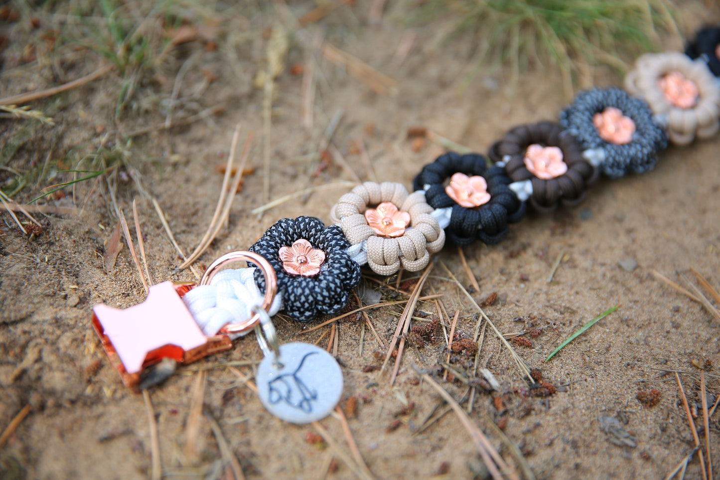 Individuelles Halsband "Daisy" aus Paracord