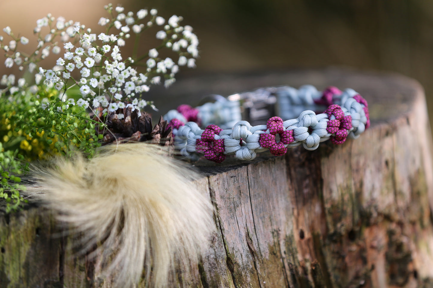 Individuelles Halsband "Orchidee" aus Paracord