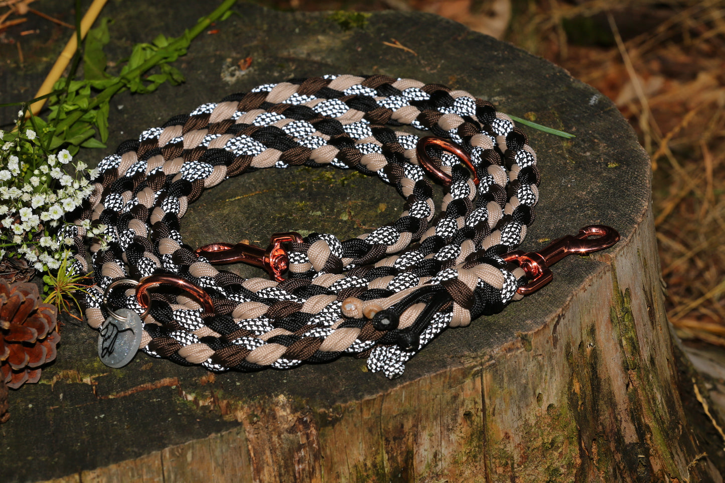Sofortkaufleine aus Paracord (reflektierend) für mittlere Hunde von 8-25 kg / 250 cm